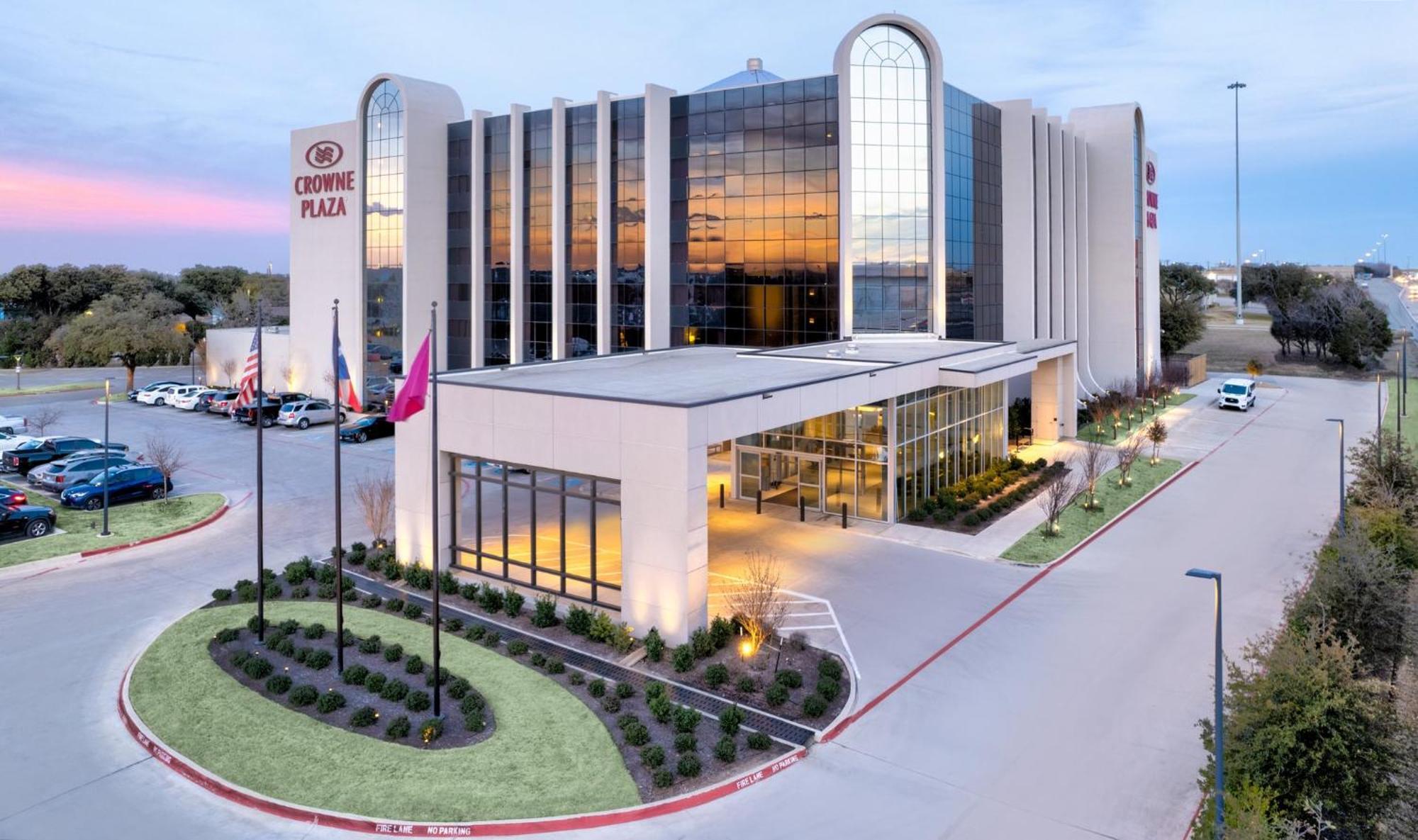 Crowne Plaza Suites Arlington By Ihg Exteriér fotografie